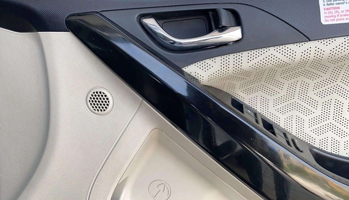 2022 Tata NEXON XZA PLUS (PREMIUM) PETROL, Petrol, Automatic, 50,423 km, Driver Side Door Panels Control
