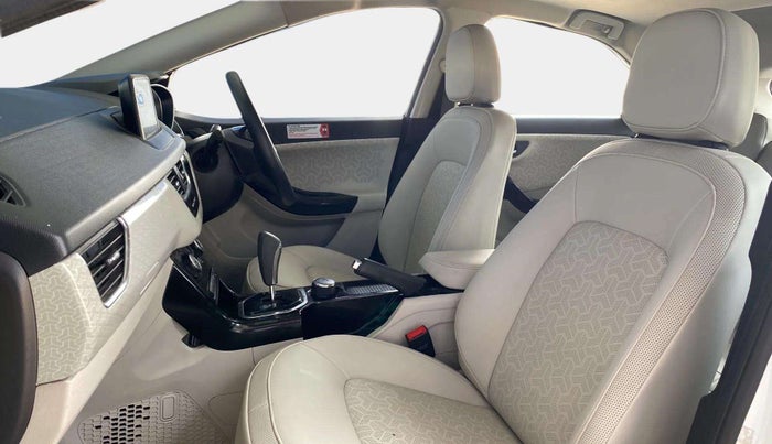 2022 Tata NEXON XZA PLUS (PREMIUM) PETROL, Petrol, Automatic, 50,423 km, Right Side Front Door Cabin