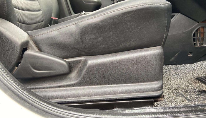 2018 Renault Kwid RXT 1.0 (O), Petrol, Manual, 72,917 km, Driver Side Adjustment Panel