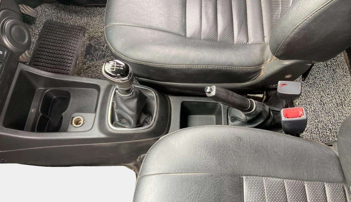 2018 Renault Kwid RXT 1.0 (O), Petrol, Manual, 72,917 km, Gear Lever