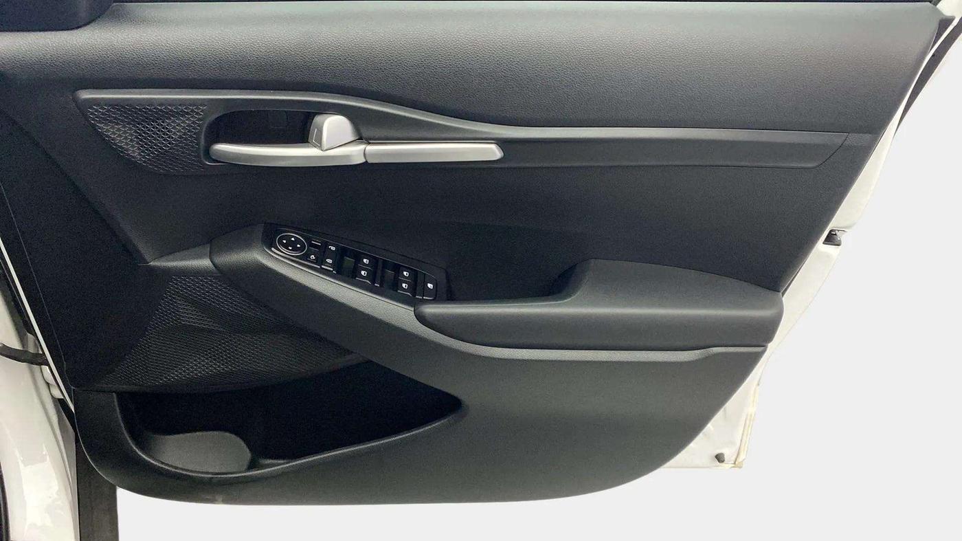 2023 KIA SELTOS  HTK PLUS 1.5 PETROL MT, Petrol, Manual, 49,531 km, Driver Side Door Panels Control