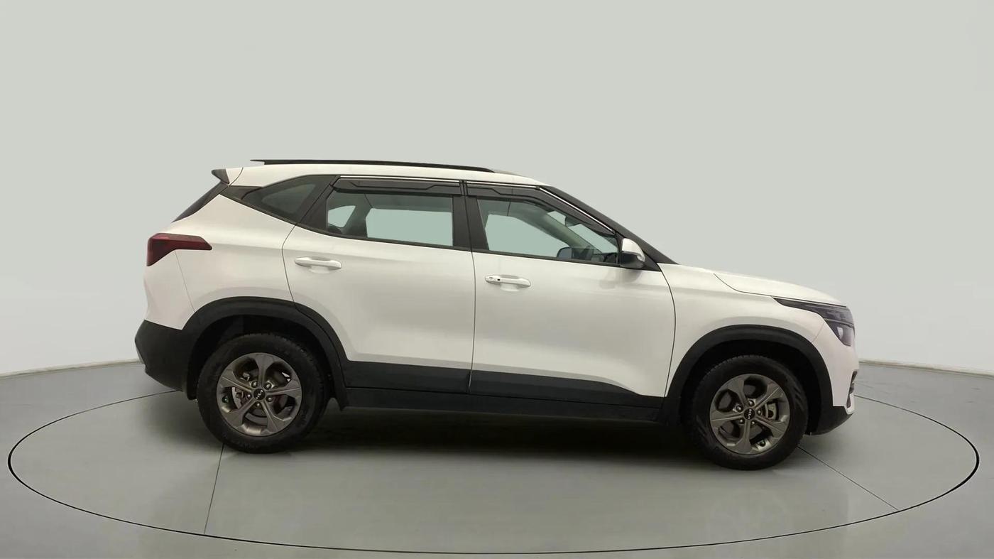 2023 KIA SELTOS  HTK PLUS 1.5 PETROL MT, Petrol, Manual, 49,531 km, Right Side View