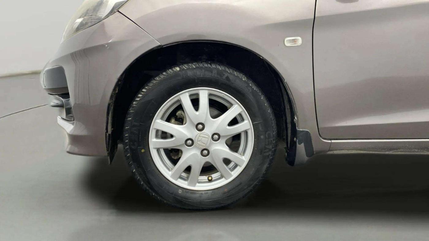 2014 Honda Brio V MT, Petrol, Manual, 24,346 km, Left Front Wheel