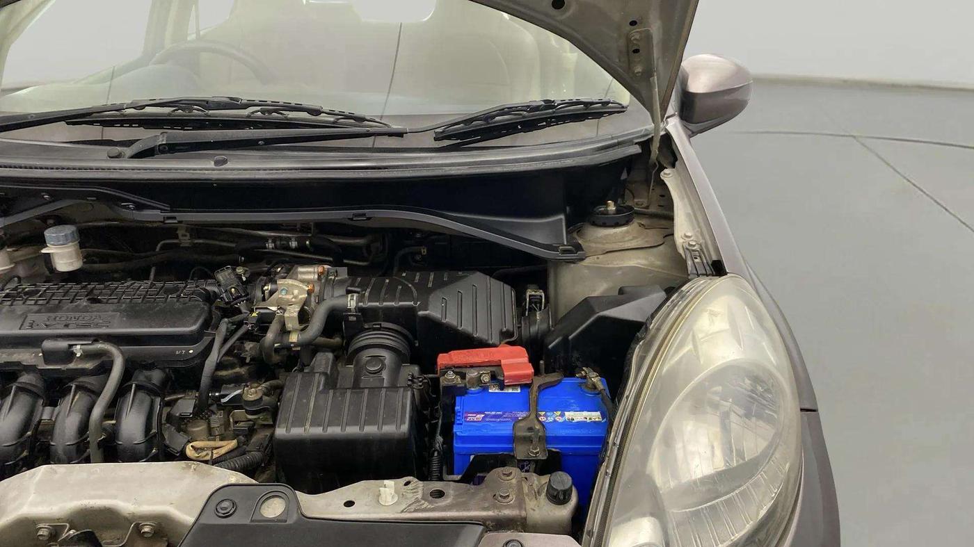 2014 Honda Brio V MT, Petrol, Manual, 24,346 km, Engine View - Left