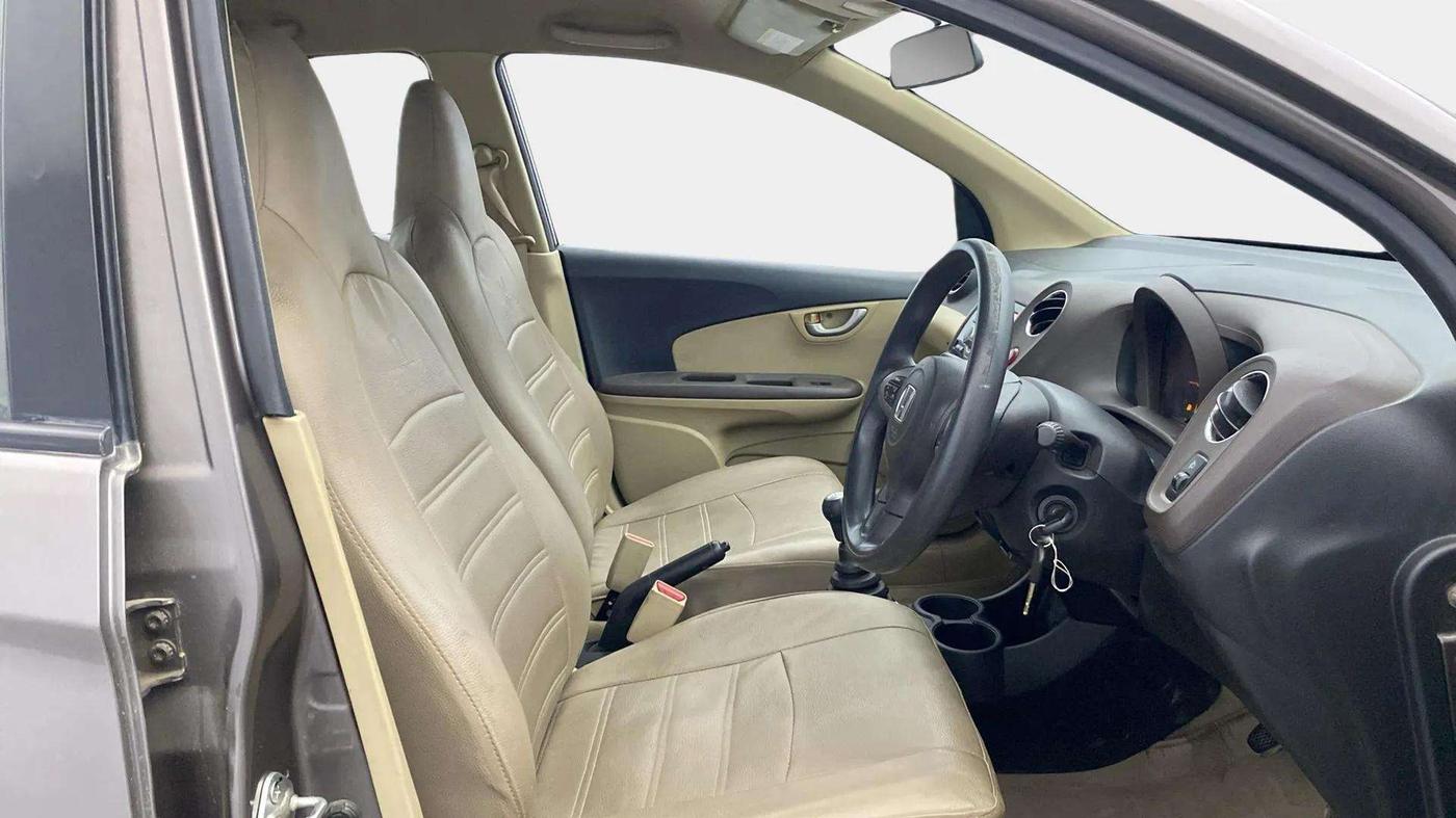 2014 Honda Brio V MT, Petrol, Manual, 24,346 km, Right Side Front Door Cabin