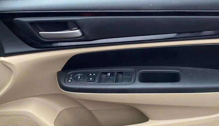 2018 Honda Amaze 1.2L I-VTEC VX, Petrol, Manual, 36,444 km, Driver Side Door Panels Control