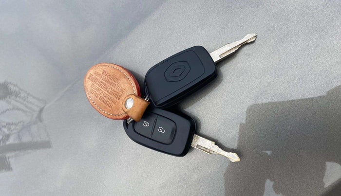 2017 Renault Kwid RXT 0.8, Petrol, Manual, 14,402 km, Key Close Up