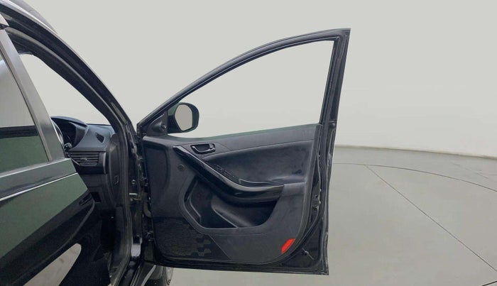 2022 Tata NEXON XZ PLUS (O) PETROL DARK EDITION, Petrol, Manual, 56,100 km, RHS Front Door