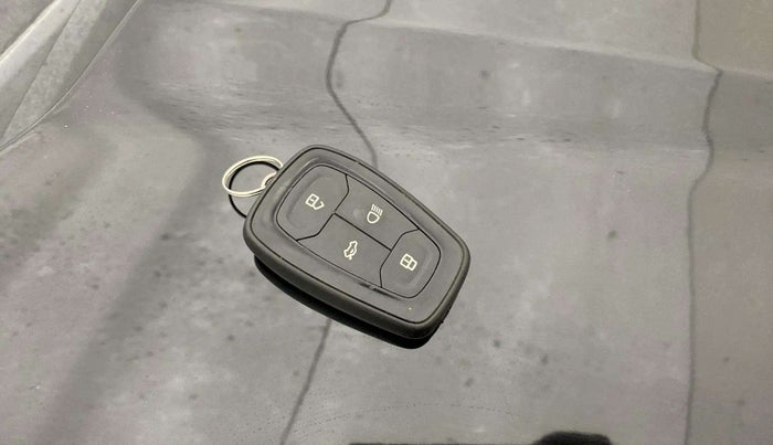 2022 Tata NEXON XZ PLUS (O) PETROL DARK EDITION, Petrol, Manual, 56,100 km, Key Close Up