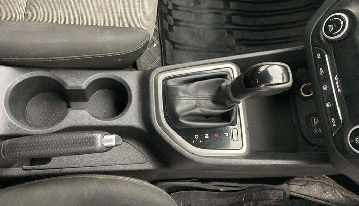 2017 Hyundai Creta SX PLUS AT 1.6 PETROL, Petrol, Automatic, 59,762 km, Gear Lever