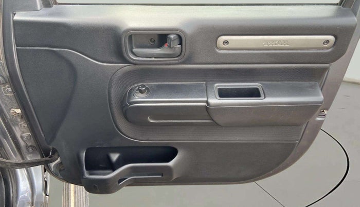 2021 Mahindra Thar LX PETROL HT 4WD AT, Petrol, Automatic, 48,493 km, Driver Side Door Panels Control