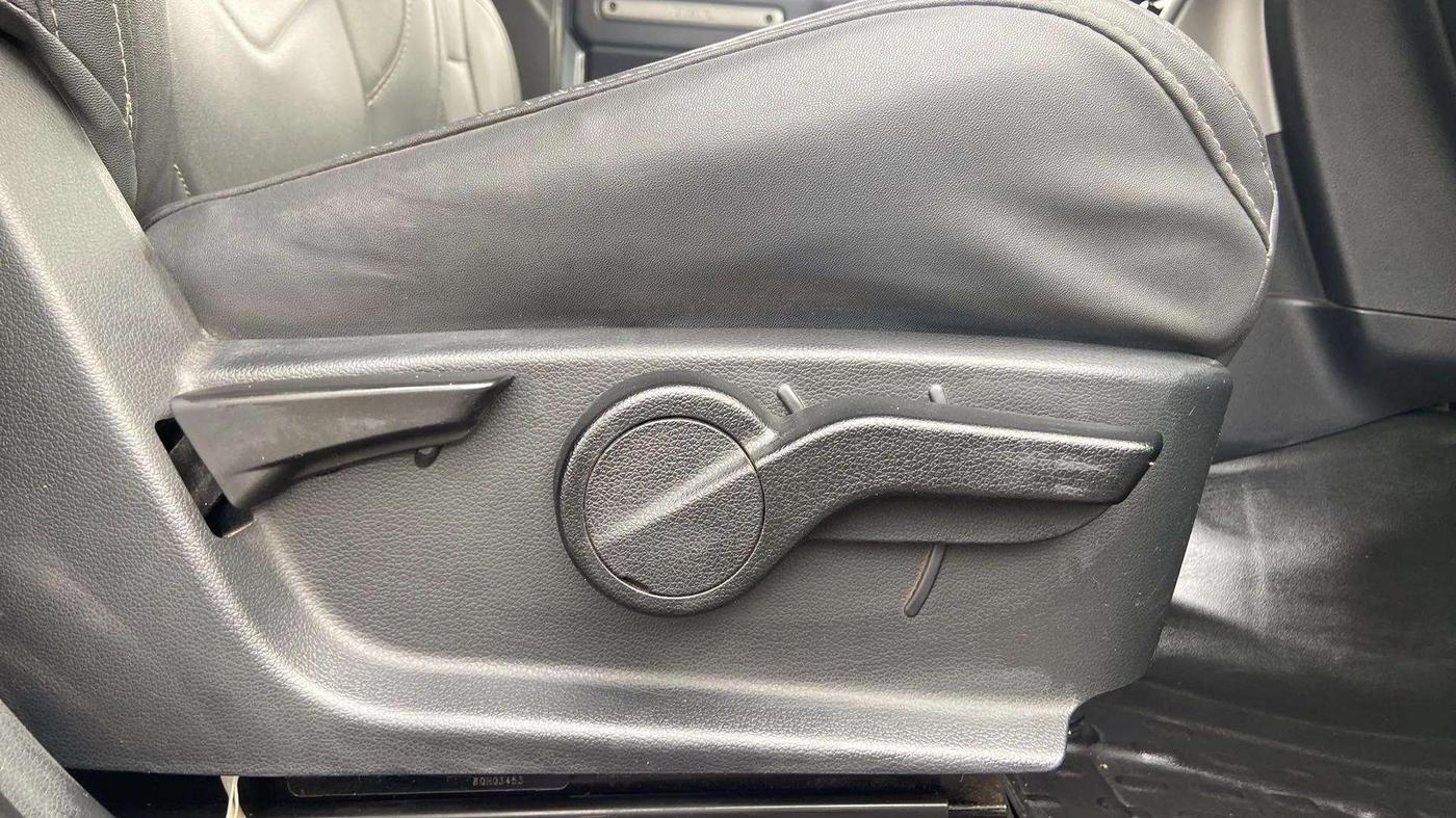 2021 Mahindra Thar LX PETROL HT 4WD AT, Petrol, Automatic, 48,493 km, Driver Side Adjustment Panel