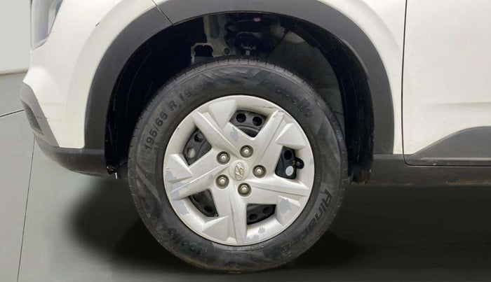 2022 Hyundai VENUE S 1.2, Petrol, Manual, 24,235 km, Left Front Wheel
