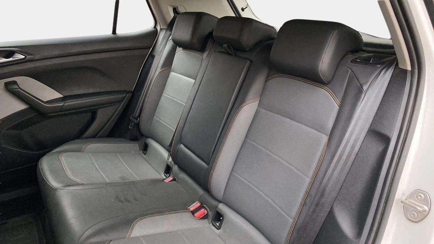 2023 Skoda KUSHAQ STYLE 1.0L TSI MT, Petrol, Manual, 47,876 km, Right Side Rear Door Cabin