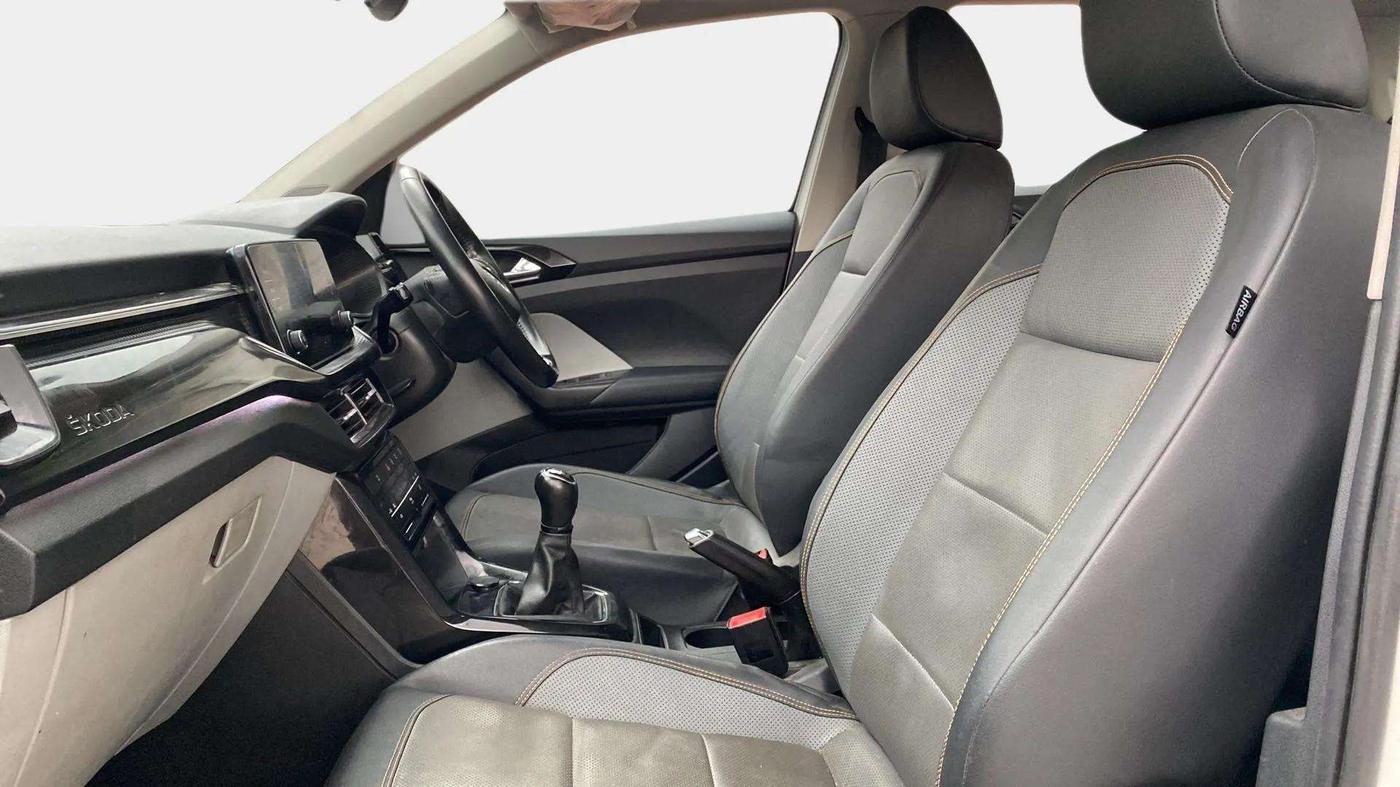 2023 Skoda KUSHAQ STYLE 1.0L TSI MT, Petrol, Manual, 47,876 km, Right Side Front Door Cabin
