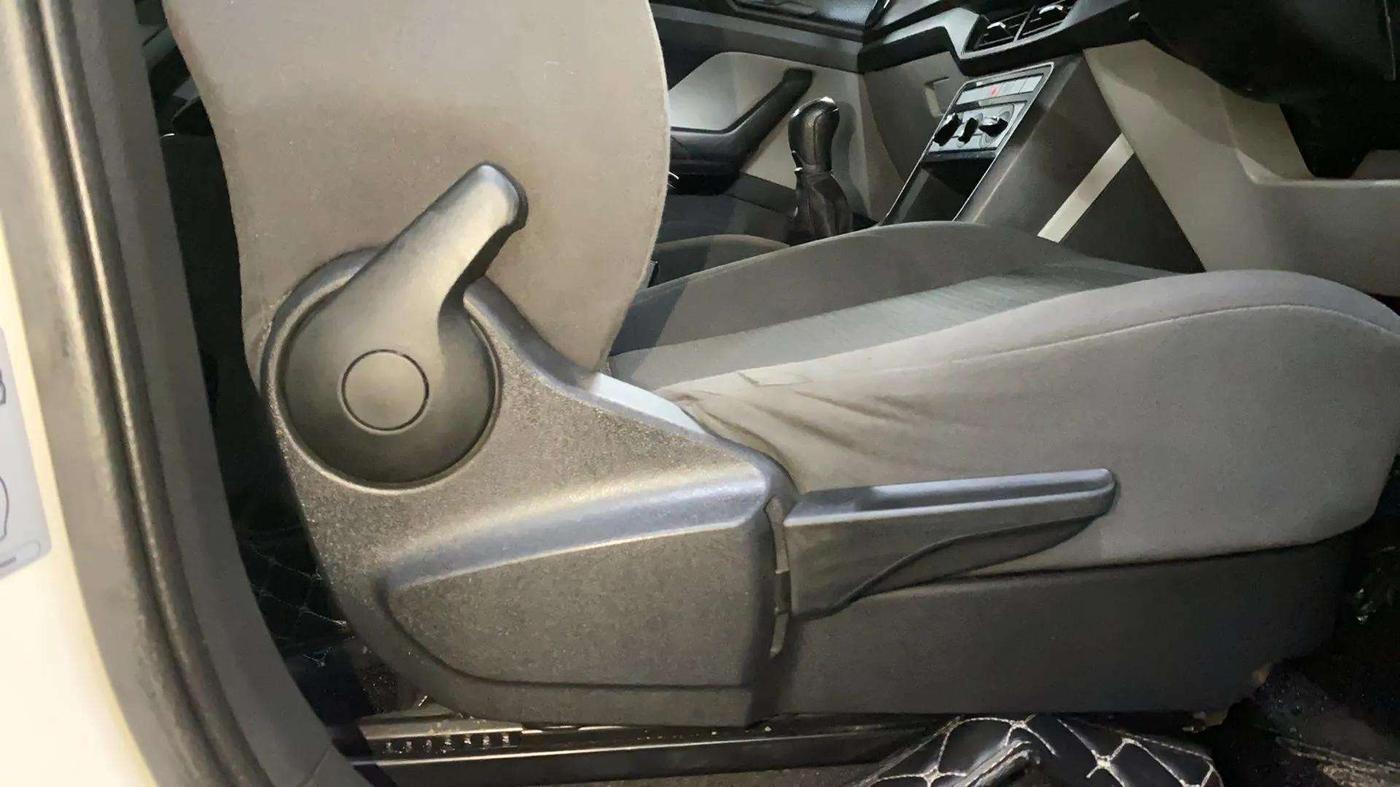 2022 Skoda KUSHAQ ACTIVE 1.0L TSI MT, Petrol, Manual, 28,788 km, Driver Side Adjustment Panel