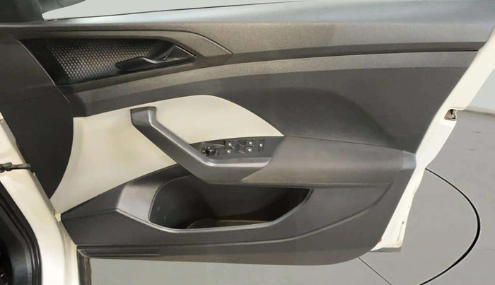 2022 Skoda KUSHAQ ACTIVE 1.0L TSI MT, Petrol, Manual, 28,742 km, Driver Side Door Panels Control