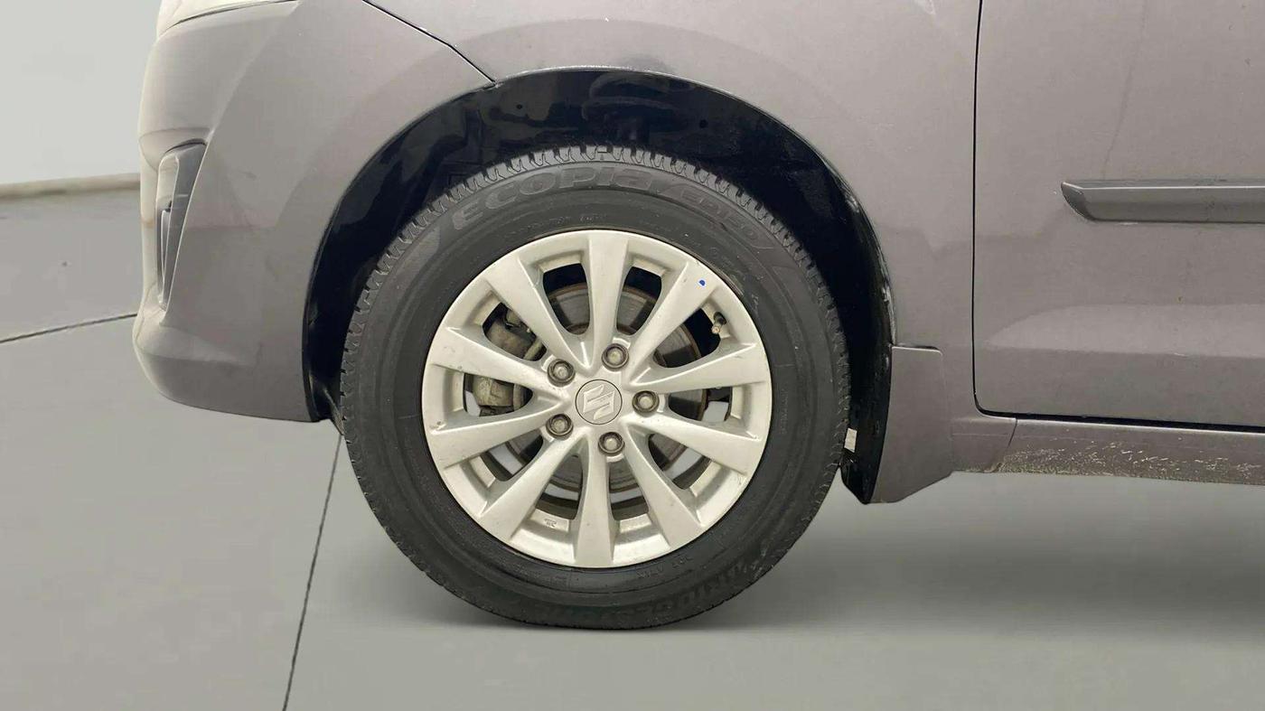 2014 Maruti Ertiga ZXI, Petrol, Manual, 64,802 km, Left Front Wheel