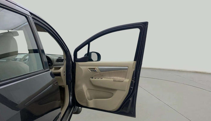 2014 Maruti Ertiga ZXI, Petrol, Manual, 64,802 km, RHS Front Door