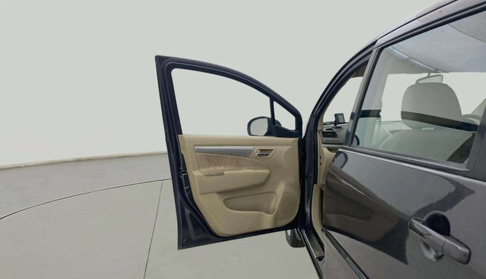 2014 Maruti Ertiga ZXI, Petrol, Manual, 64,802 km, LHS Front Door