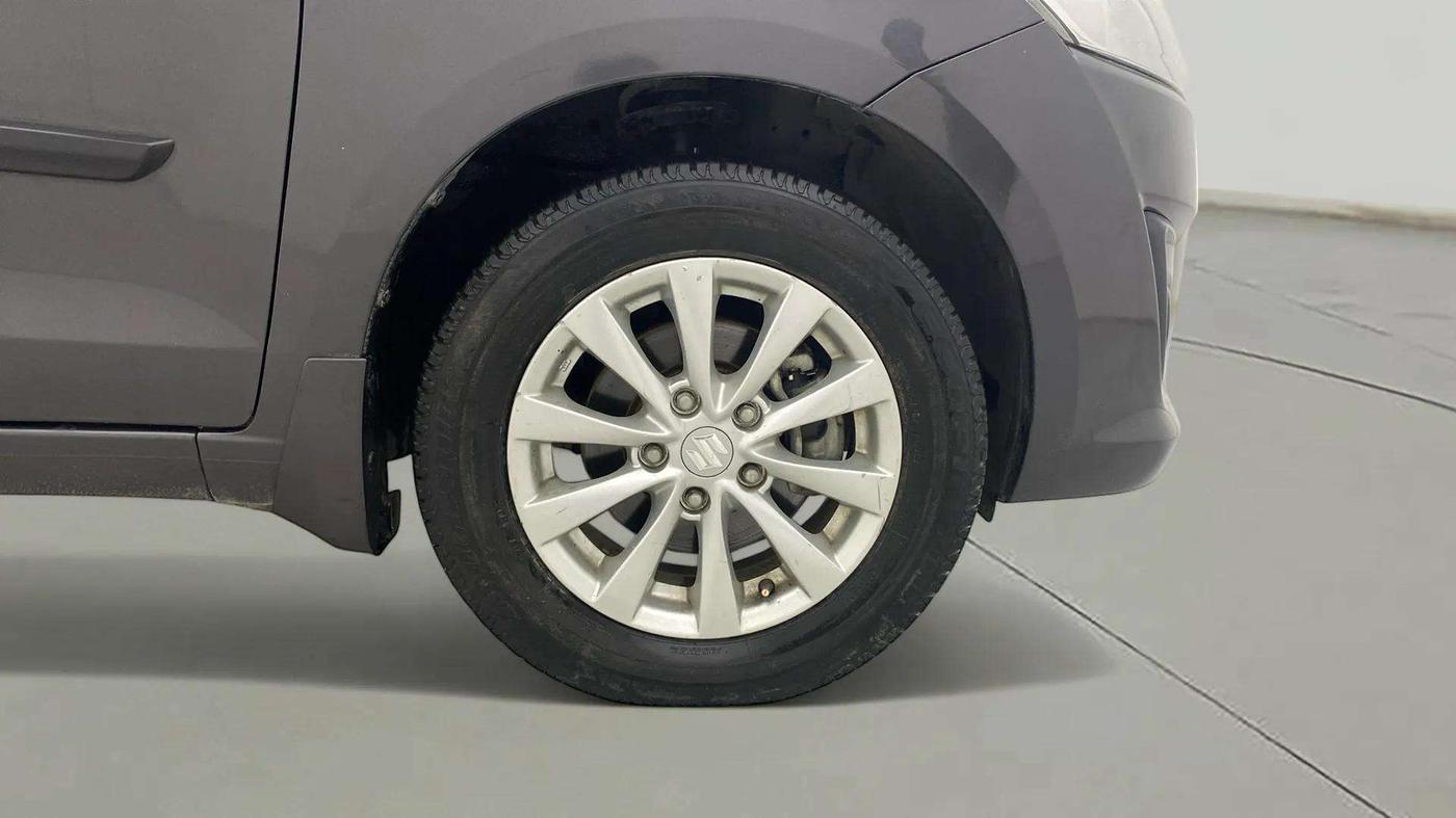 2014 Maruti Ertiga ZXI, Petrol, Manual, 64,802 km, Right Front Wheel