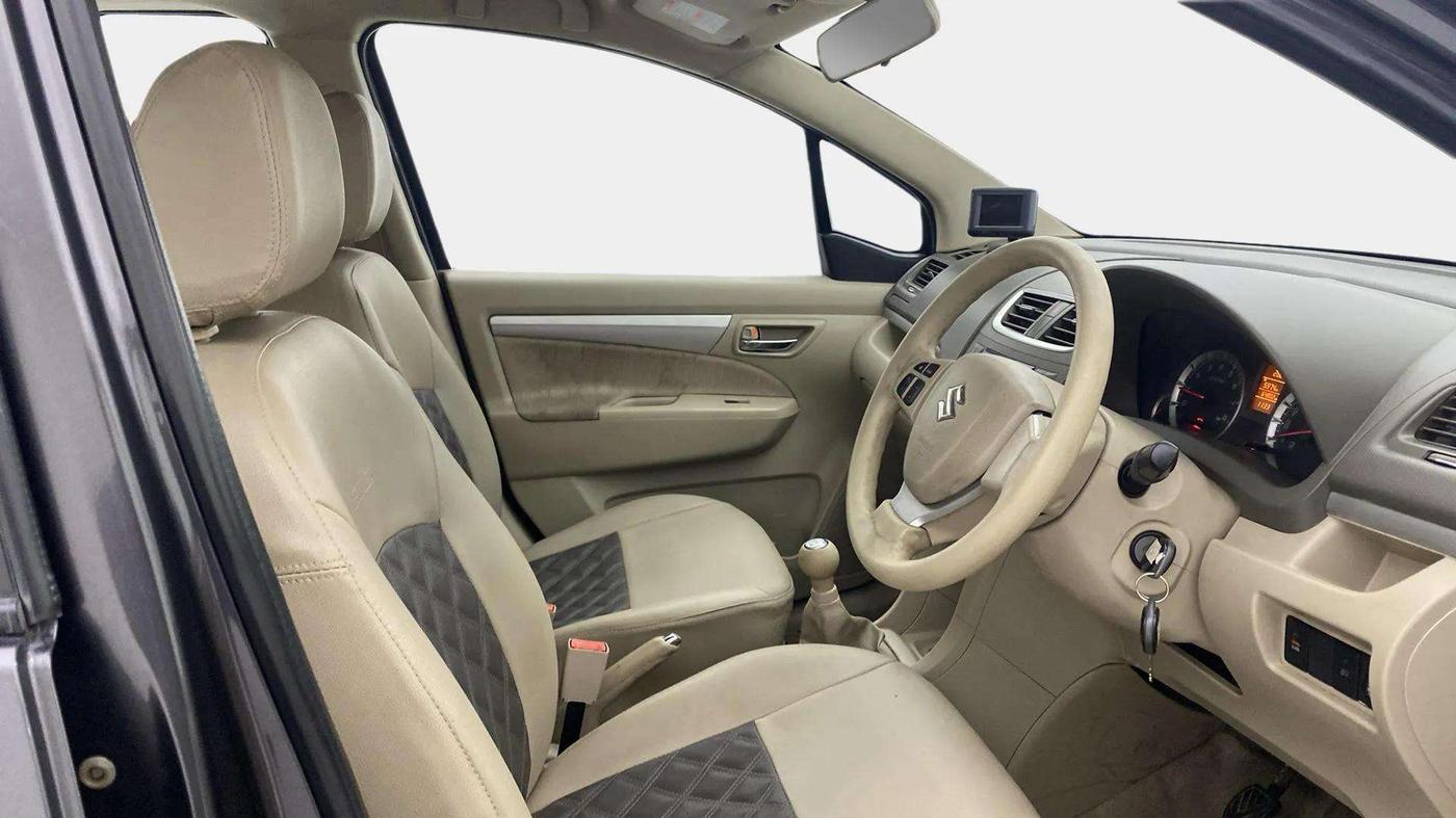2014 Maruti Ertiga ZXI, Petrol, Manual, 64,802 km, Right Side Front Door Cabin