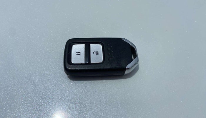 2020 Honda Jazz 1.2L I-VTEC VX CVT, Petrol, Automatic, 71,083 km, Key Close Up