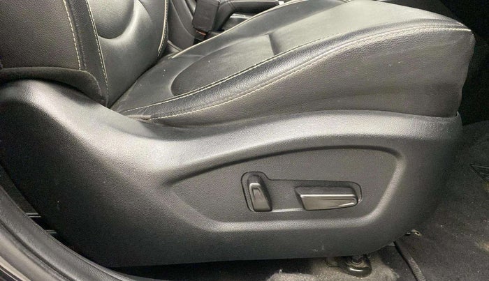 2019 Hyundai Creta SX (O) EXECUTIVE 1.6 DIESEL, Diesel, Manual, 67,375 km, Driver Side Adjustment Panel