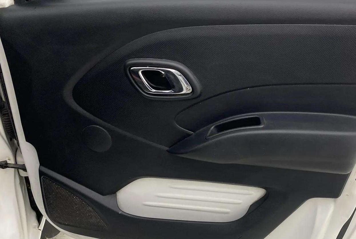 2019 Datsun Redi Go T(O) 1.0, Petrol, Manual, 39,566 km, Driver Side Door Panels Control