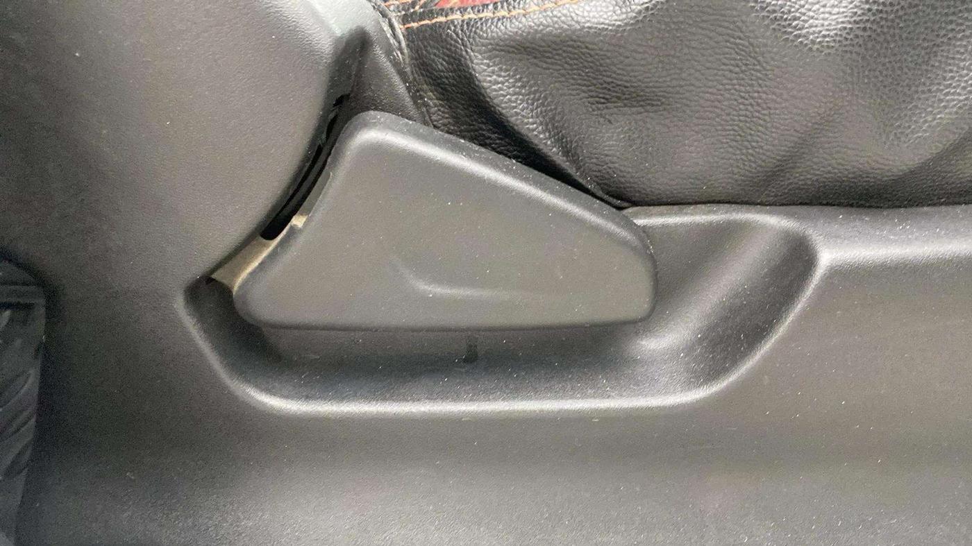 2019 Datsun Redi Go T(O) 1.0, Petrol, Manual, 39,566 km, Driver Side Adjustment Panel