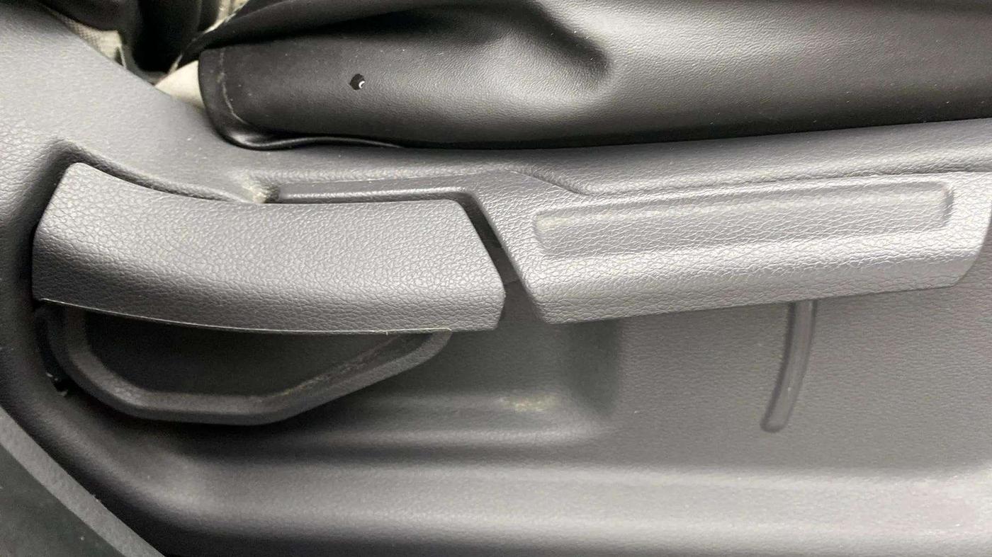 2023 Hyundai AURA SX PLUS 1.2 AMT, Petrol, Automatic, 37,642 km, Driver Side Adjustment Panel