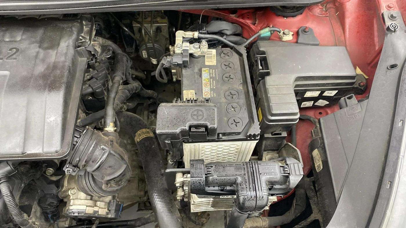 2023 Hyundai AURA SX PLUS 1.2 AMT, Petrol, Automatic, 37,642 km, Engine View - Left
