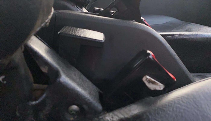 2023 Maruti Eeco 5 STR AC, Petrol, Manual, 28,755 km, Driver Side Adjustment Panel