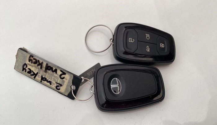 2022 Tata TIGOR XZ PLUS CNG, CNG, Manual, 53,377 km, Key Close Up