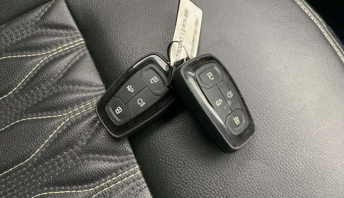 2021 Tata ALTROZ XT PETROL, Petrol, Manual, 49,174 km, Key Close Up