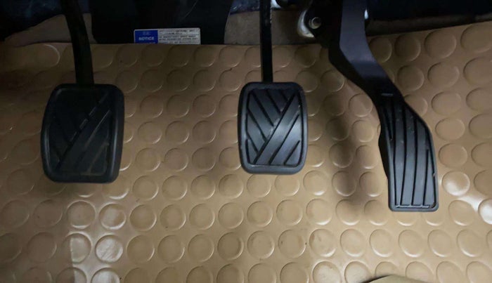 2018 Maruti Ciaz ALPHA 1.5 SHVS PETROL, Petrol, Manual, 37,122 km, Pedals
