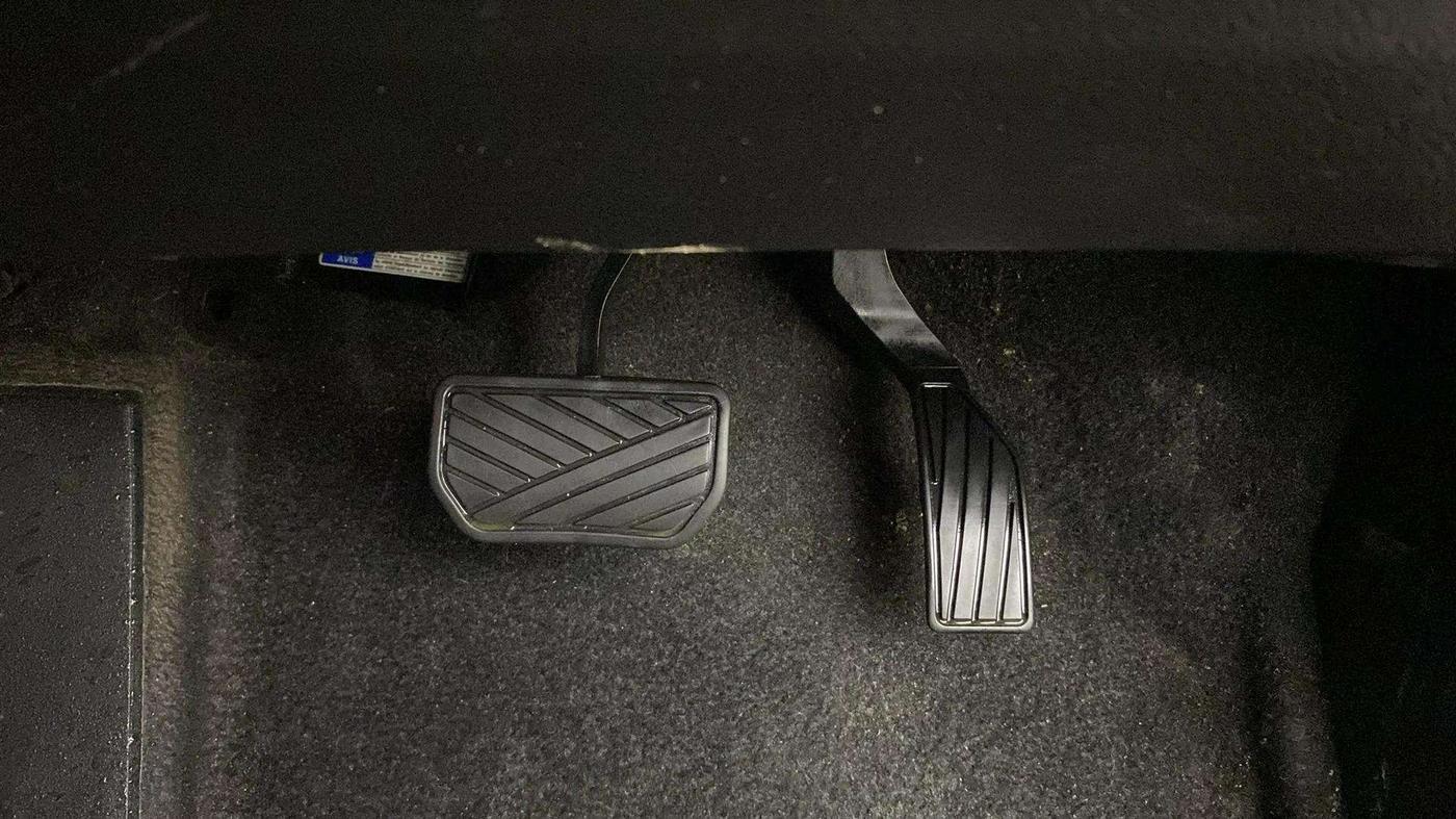 2021 Maruti S Cross ZETA AT 1.5, Petrol, Automatic, 38,351 km, Pedals
