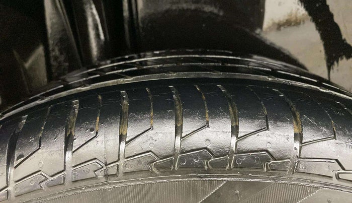 2021 Maruti S Cross ZETA AT 1.5, Petrol, Automatic, 38,351 km, Right Rear Tyre Tread