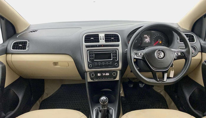 2014 Volkswagen Polo HIGHLINE1.2L, Petrol, Manual, 63,351 km, Dashboard