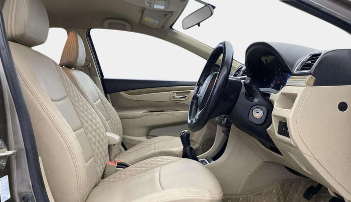 2018 Maruti Ciaz DELTA 1.5 SHVS MT PETROL, Petrol, Manual, 71,699 km, Right Side Front Door Cabin