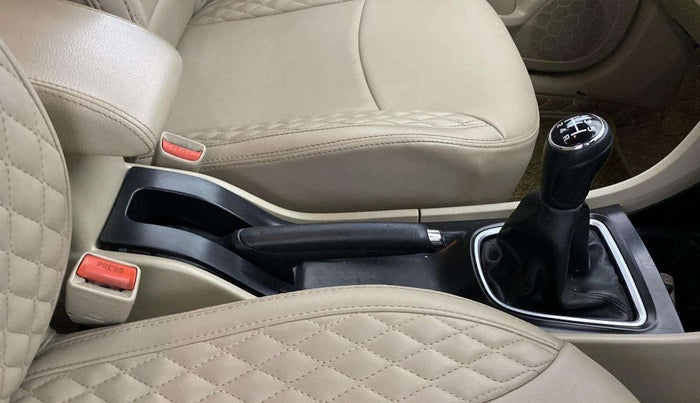 2018 Maruti Ciaz DELTA 1.5 SHVS MT PETROL, Petrol, Manual, 71,699 km, Gear Lever