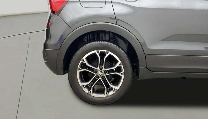 2022 Skoda KUSHAQ STYLE 1.0L TSI AT (6 AIRBAGS), Petrol, Automatic, 31,901 km, Right Rear Wheel