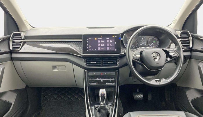 2022 Skoda KUSHAQ STYLE 1.0L TSI AT (6 AIRBAGS), Petrol, Automatic, 31,901 km, Dashboard