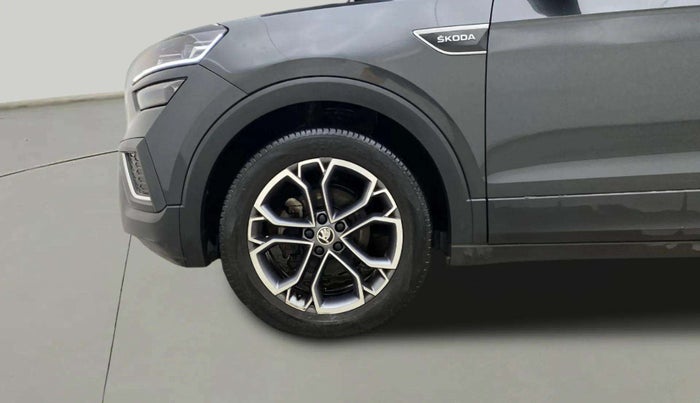 2022 Skoda KUSHAQ STYLE 1.0L TSI AT (6 AIRBAGS), Petrol, Automatic, 31,901 km, Left Front Wheel