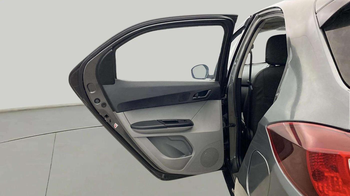 2022 Tata Tiago XT CNG, CNG, Manual, 29,003 km, LHS Rear Door