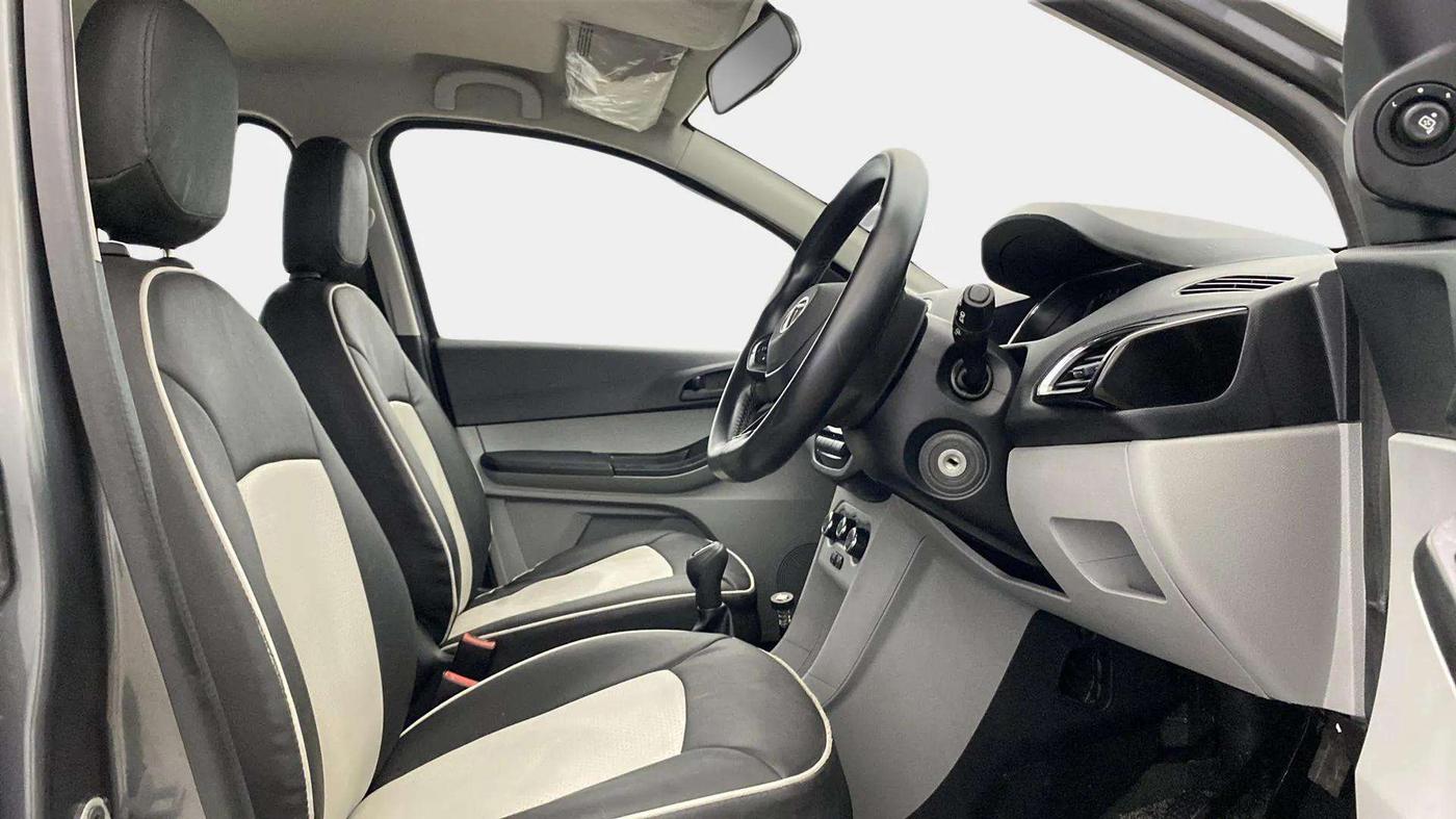 2022 Tata Tiago XT CNG, CNG, Manual, 29,003 km, Right Side Front Door Cabin