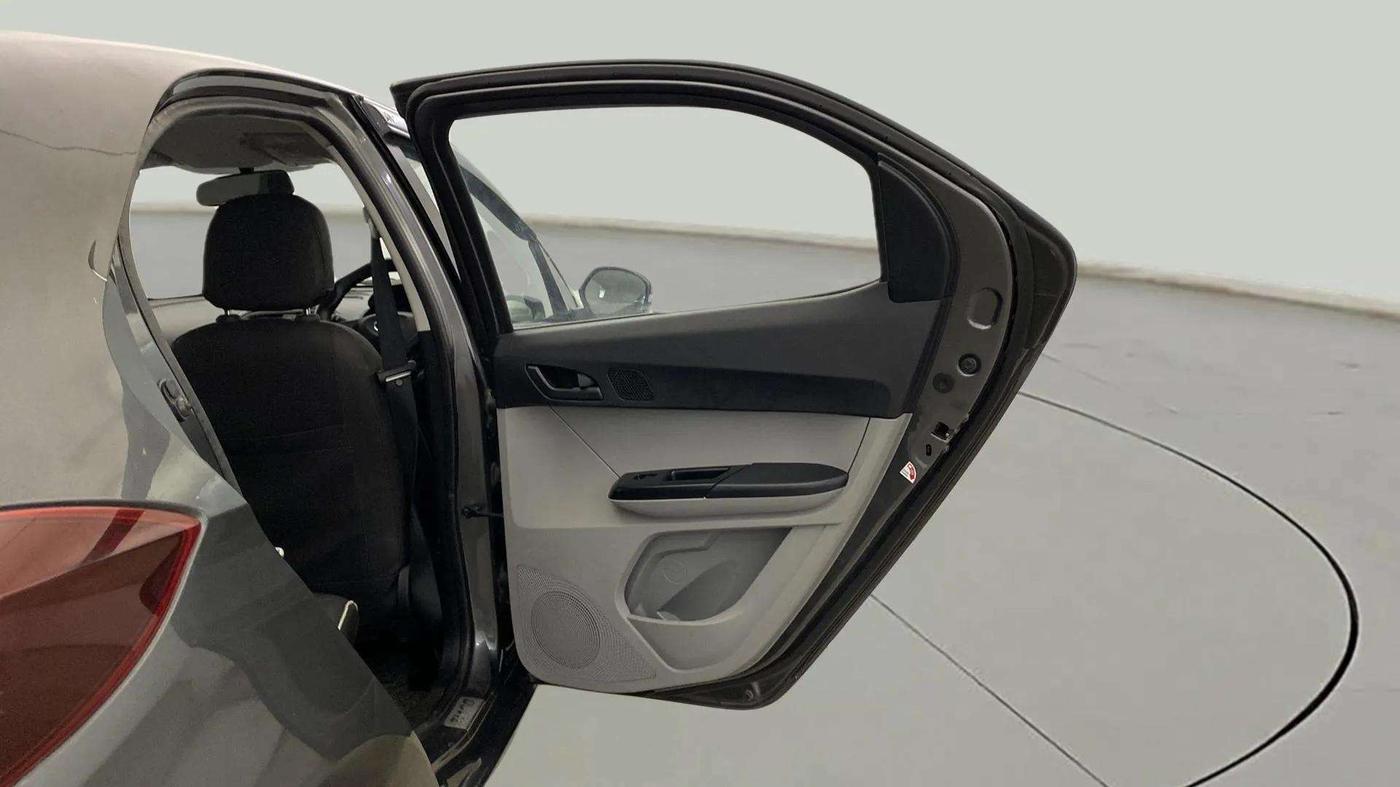 2022 Tata Tiago XT CNG, CNG, Manual, 29,003 km, RHS Rear Door