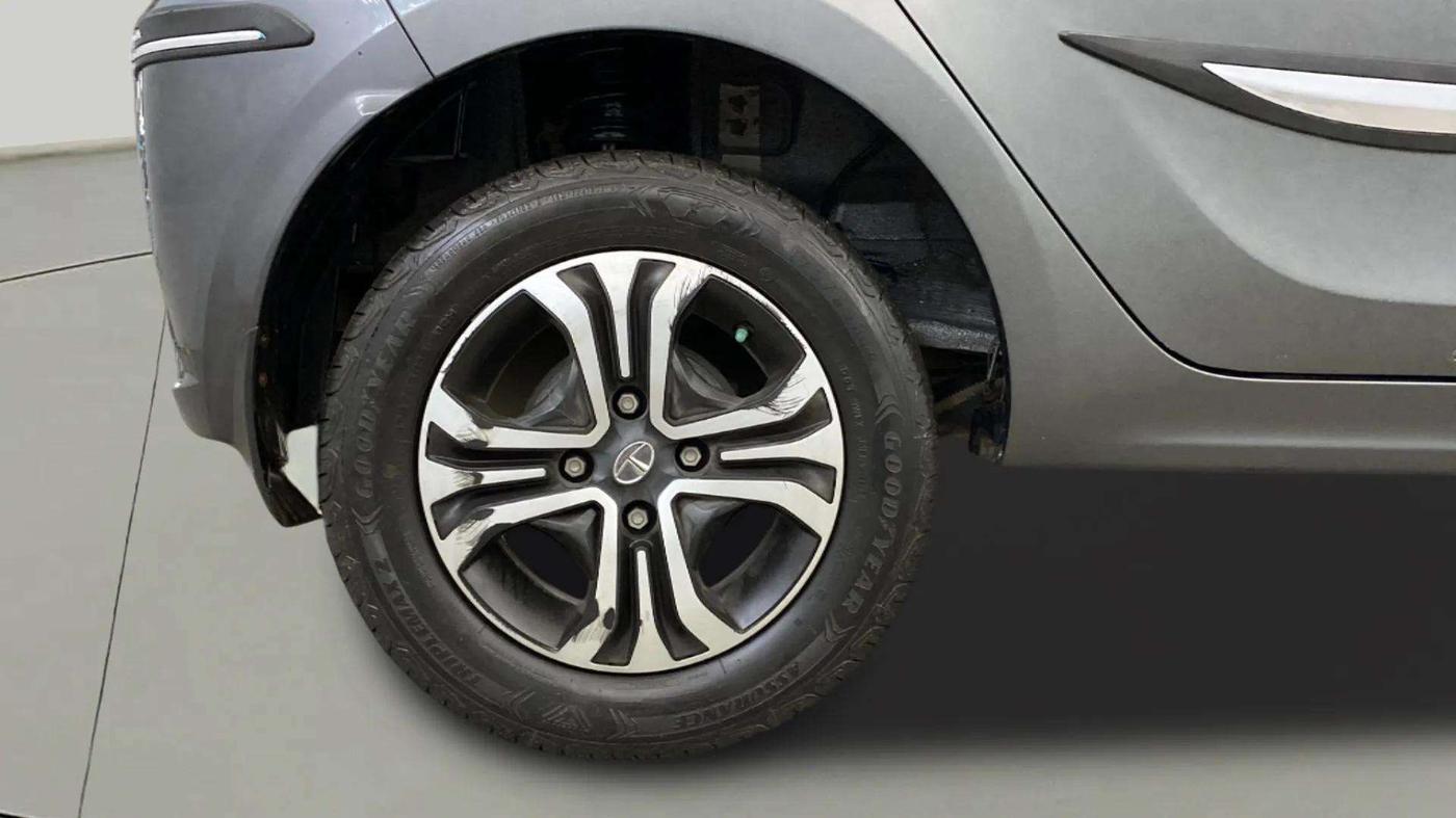 2022 Tata Tiago XT CNG, CNG, Manual, 29,003 km, Right Rear Wheel