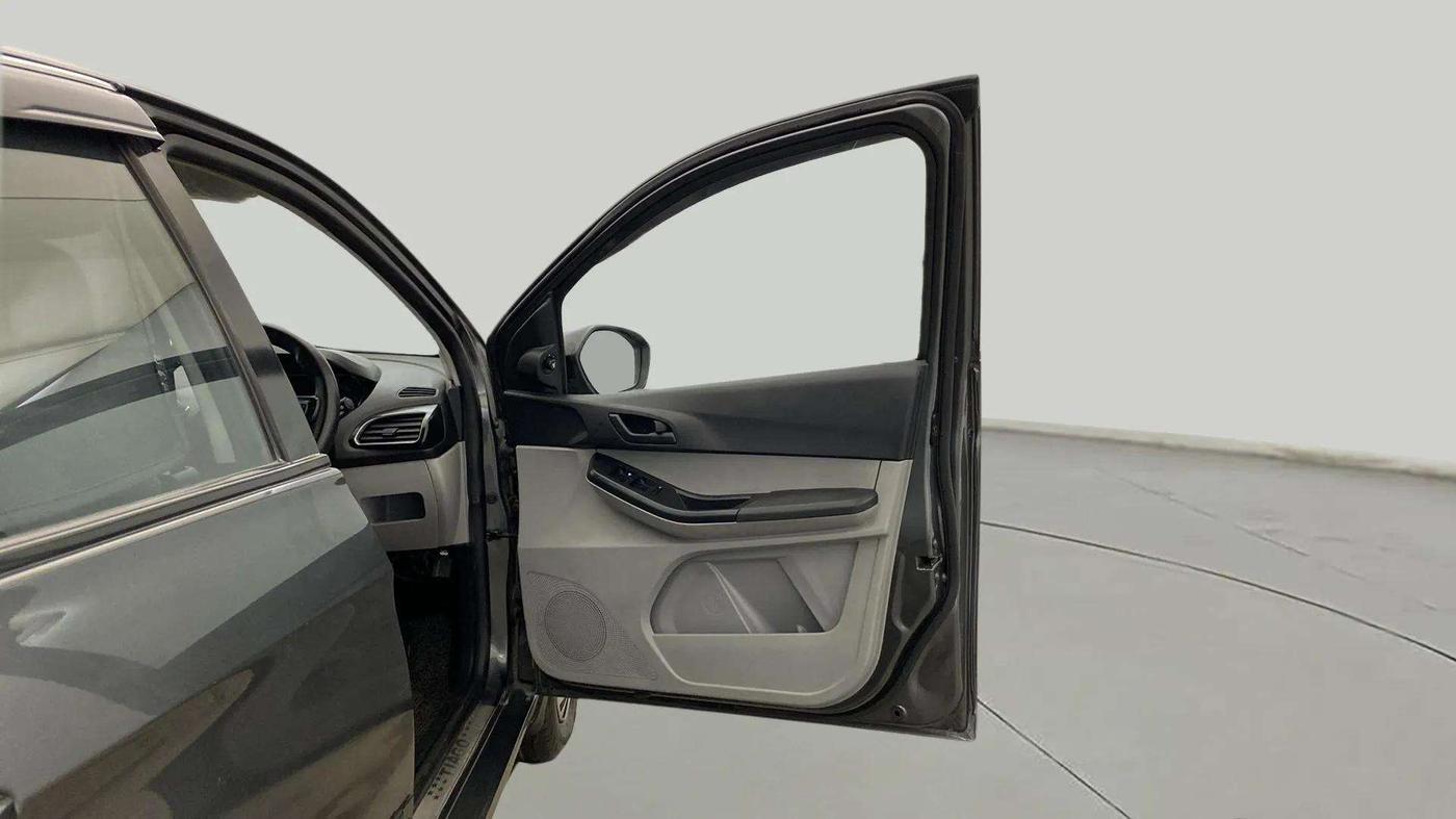 2022 Tata Tiago XT CNG, CNG, Manual, 29,003 km, RHS Front Door
