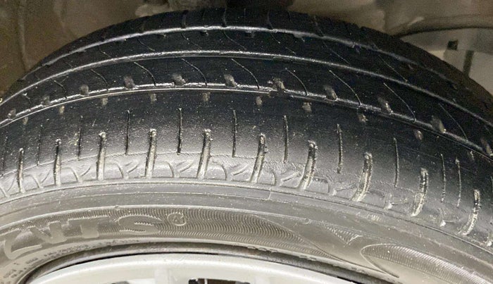 2016 Maruti Wagon R 1.0 VXI AMT, Petrol, Automatic, 61,673 km, Right Rear Tyre Tread